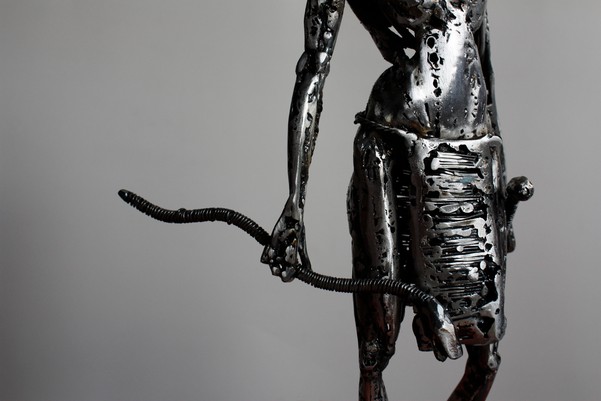 Serpent Queen — Yılan Dişi Maske — forged metal sculpture